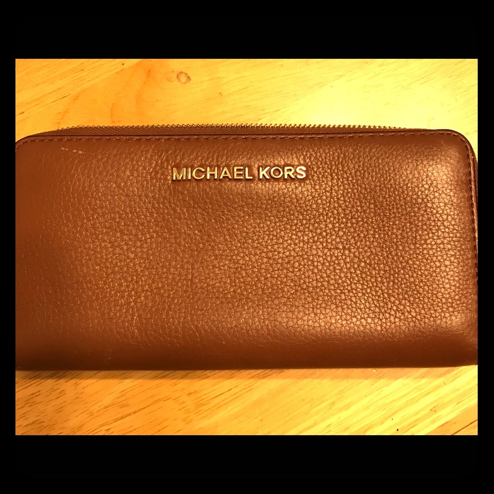 Micheal Kors brown leather wallet